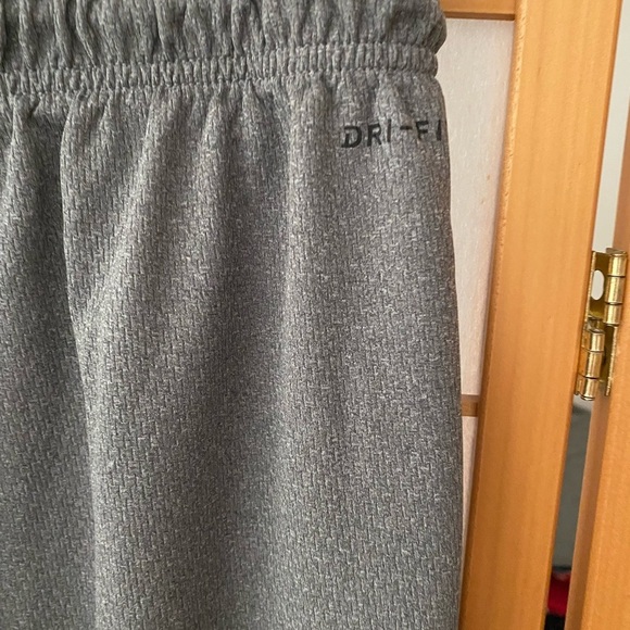 Nike Training Shorts Mens M Medium Grey Dri Fit Gym Training Workout Exercise - Picture 6 of 6